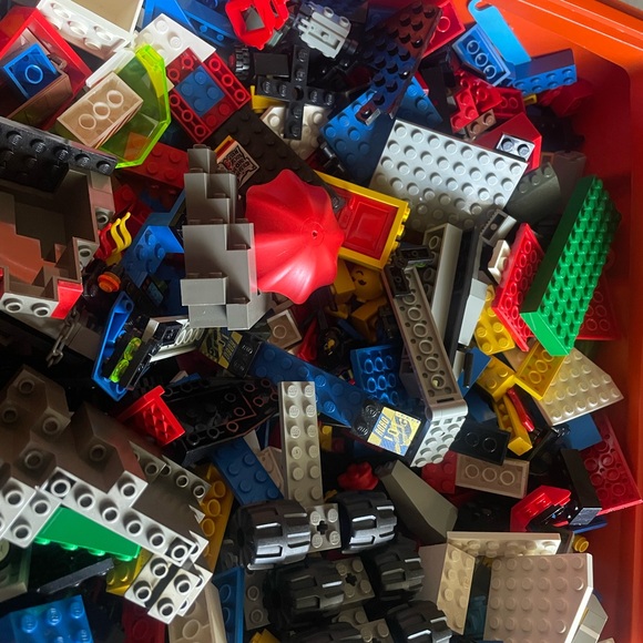 Colorful Building Block Figures Set - Picture 13 of 14